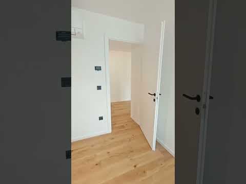 Oddamo 3 sobno stanovanje v Kosezah.  OS27570239RL
