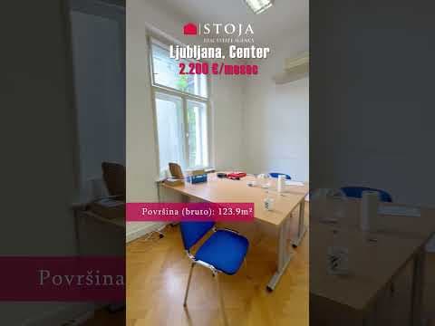 Oddamo svetel in urejen poslovni prostor v samem središču Ljubljane